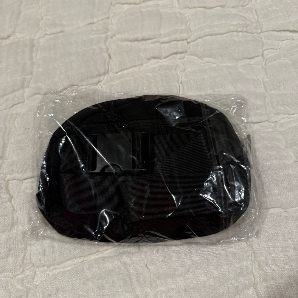 HALARA Belt Bag Black Waist Bag NWT - Picture 3 of 4